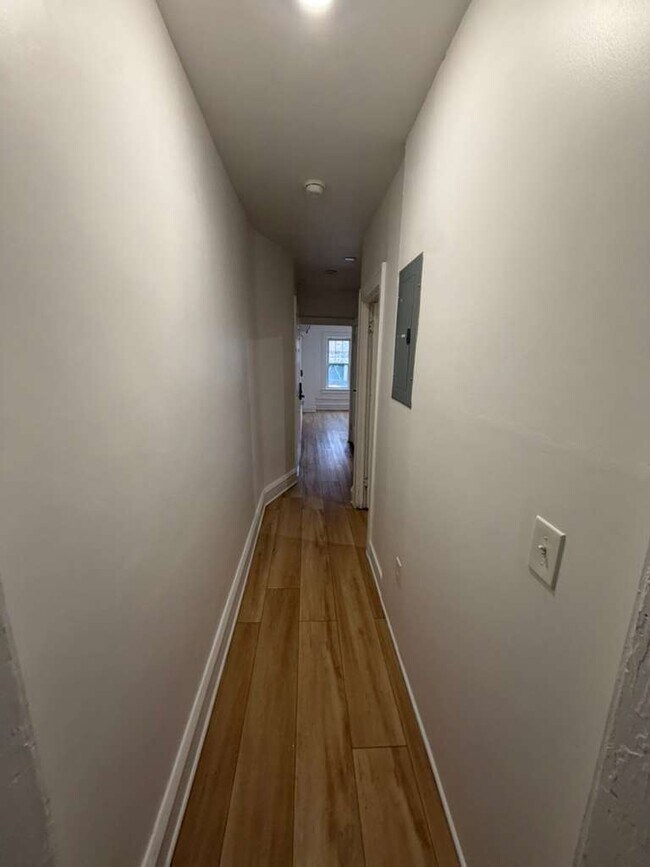 Foto del edificio - 1384 W 83rd St