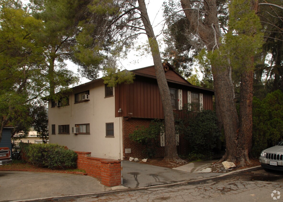 Primary Photo - 11926 Laurelwood Dr