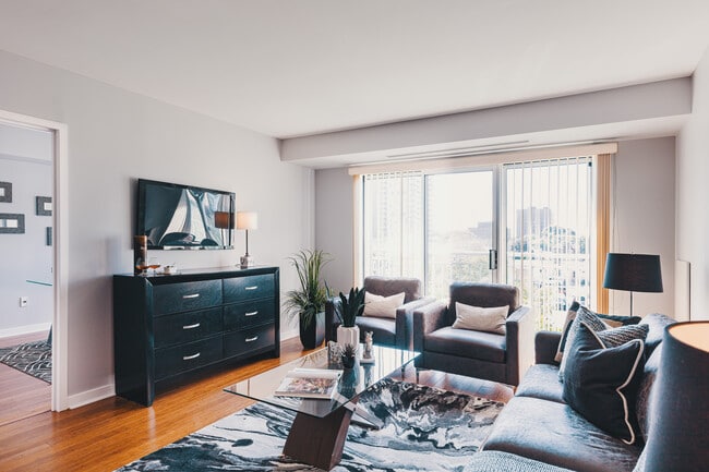 Building Photo - 17 Aberdeen St