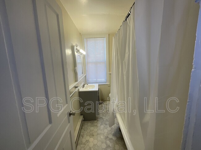 Foto del edificio - 150 S Pine St