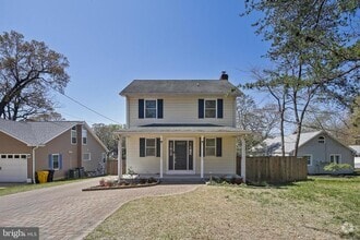 Building Photo - 8364 Country Life Rd