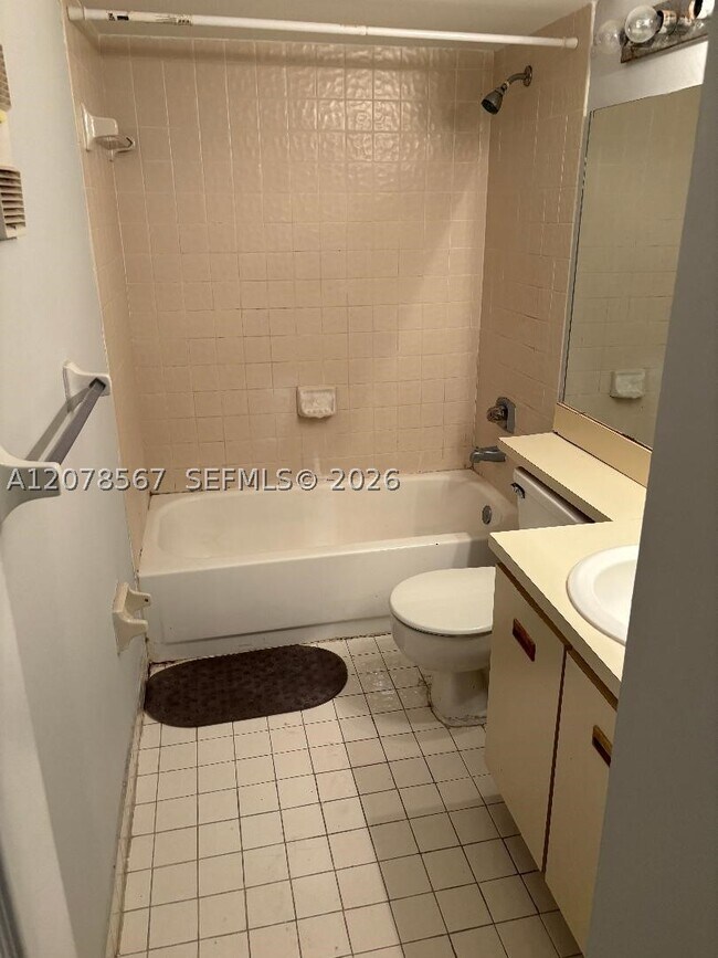 Foto del edificio - 1157 NE 210th Terrace
