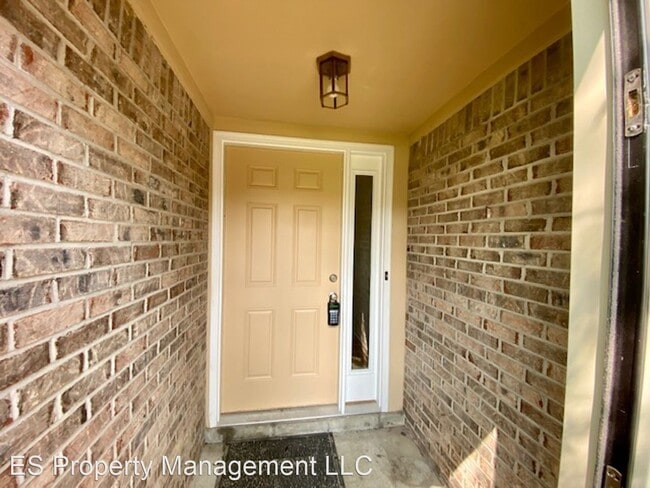 Building Photo - 3 br, 2 bath House - 1738 Maradona Dr.