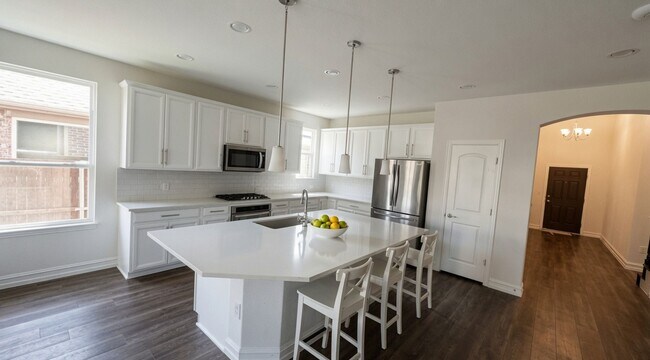 Foto del edificio - Spacious Home In Mansfield School District Ready For Move-In