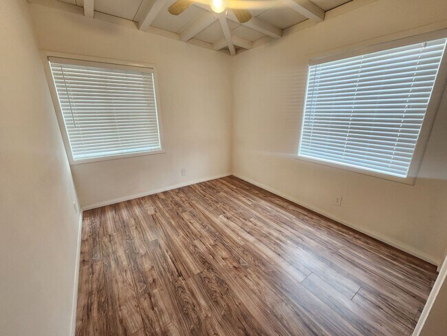 Building Photo - Buena Vista Dr 71942