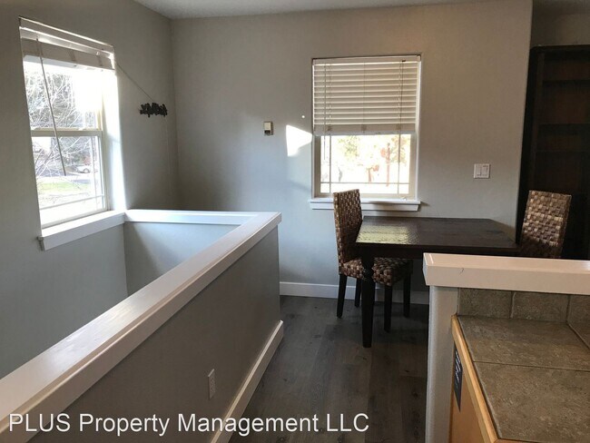 Building Photo - 1 br, 1 bath House - 126 NW Outlook Vista ...
