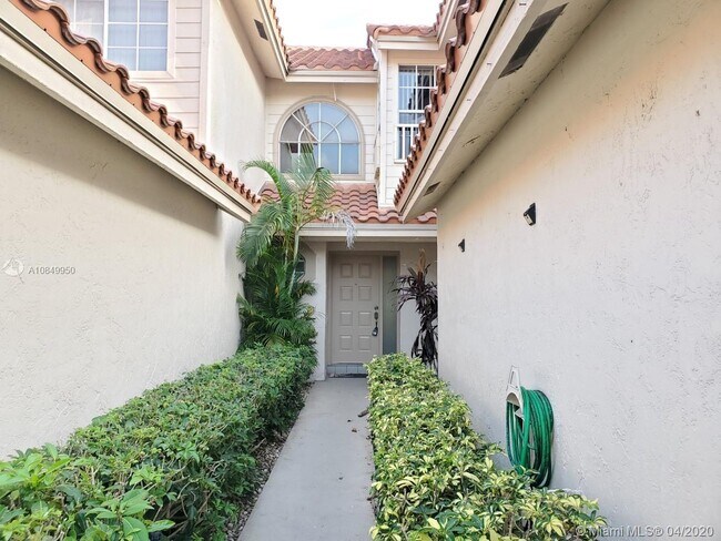 Building Photo - 10832 Cypress Glen Dr
