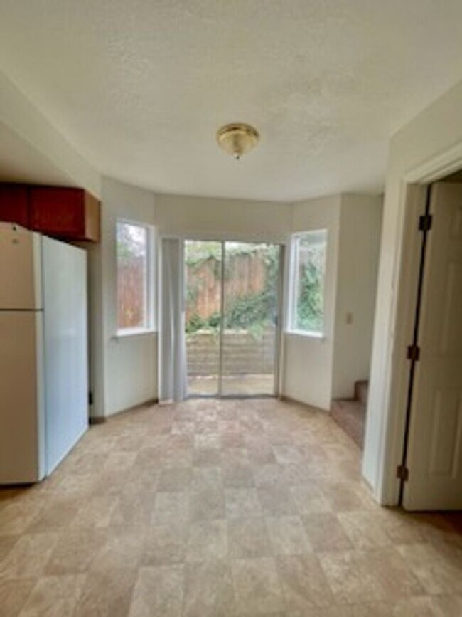 Foto del edificio - 1747 Siskiyou Blvd