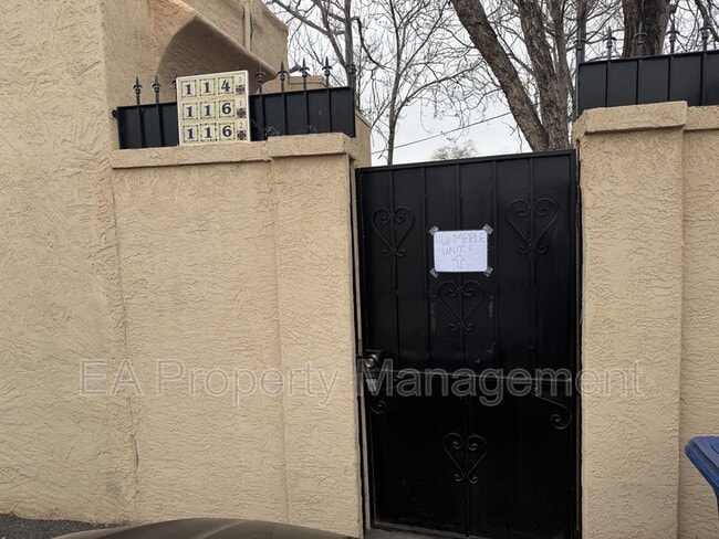 Foto del edificio - 116 Maple St SE