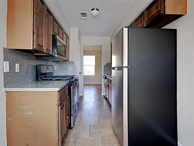 Building Photo - 21654 Park Tree Ln