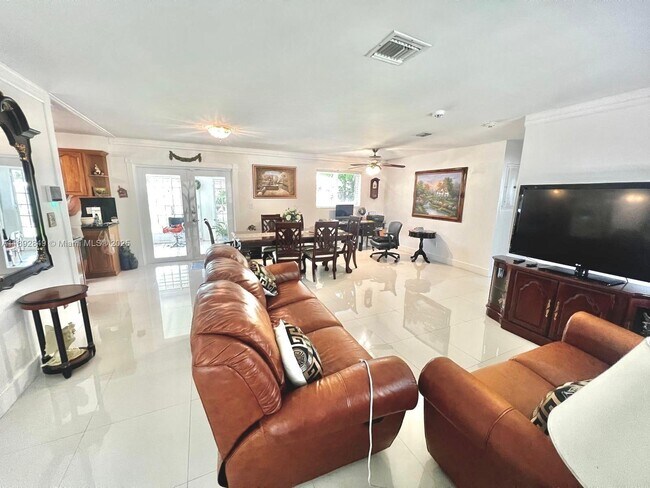Foto del edificio - 17955 NW 44th Ct
