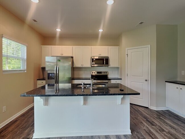 Foto del edificio - 779 Pointe Andrews Drive