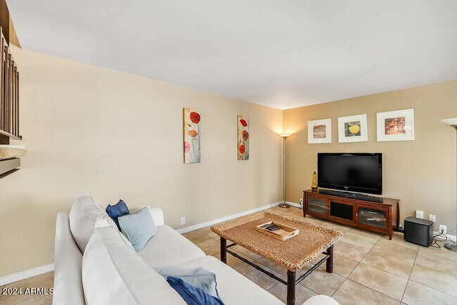 Foto del edificio - 5661 N 79th St
