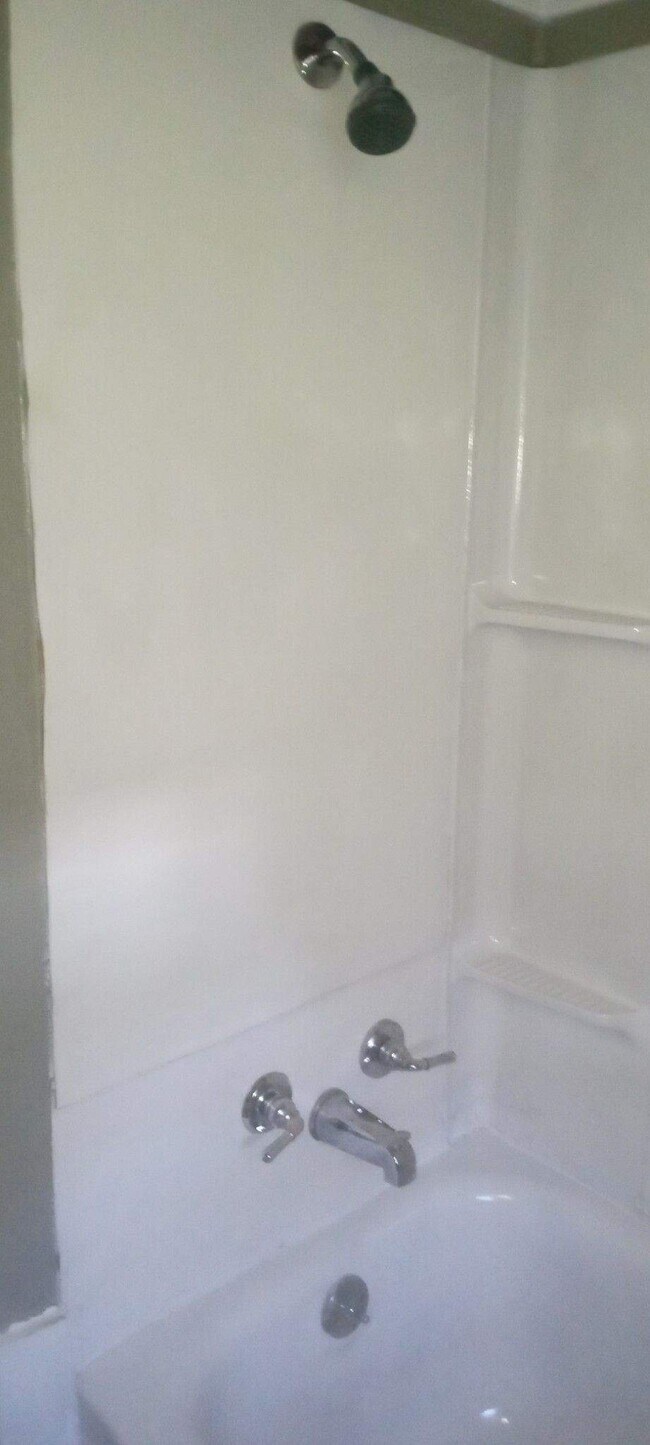 Foto del edificio - 540 Clubview Dr