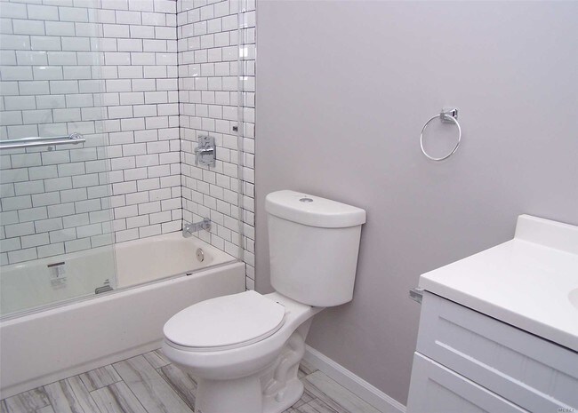 Building Photo - 15 Flores Ln