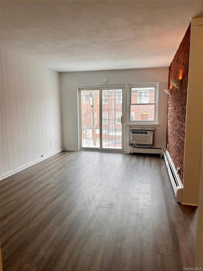 Building Photo - 25-59-59 46th St