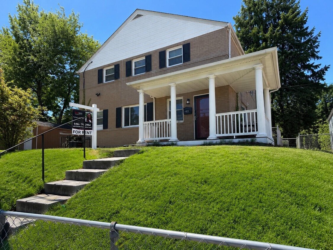 Building Photo - 4631 Dowell Ln
