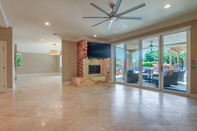 Building Photo - 6711 Blue Point Dr