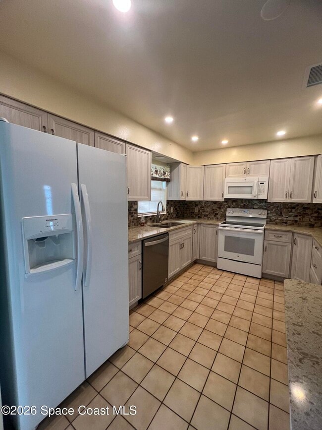 Building Photo - 1012 Coronado Dr