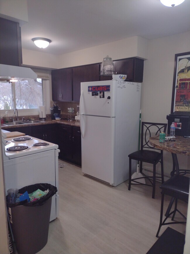 Kitchen - 535 Hawkins St