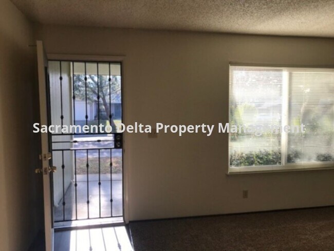 Building Photo - 4901 Ruger Ct