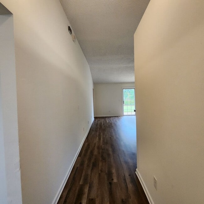 Building Photo - 3/2 Single Family