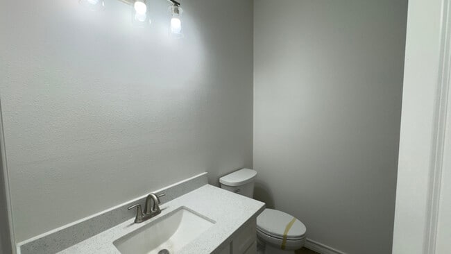 Building Photo - 4310 Escondido Ln