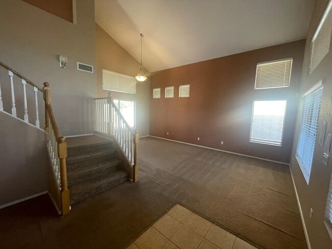 Foto del edificio - 1053 W Bruce Ave