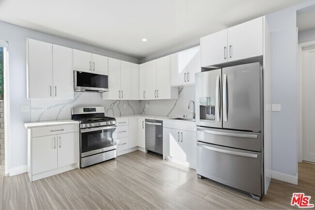 Foto del edificio - 5149 Fulton Ave