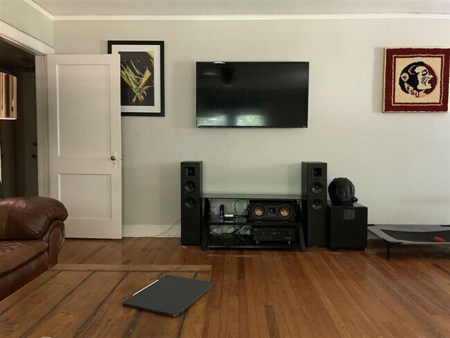Foto del edificio - 128 Westridge Dr