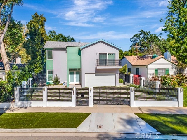 Foto principal - 4974 Canoga Ave
