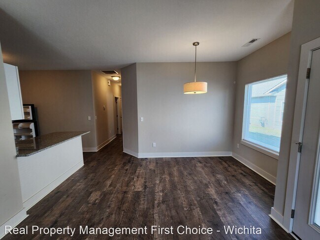 Foto del edificio - 3 br, 2 bath House - 8166 E. 34th Ct. S.