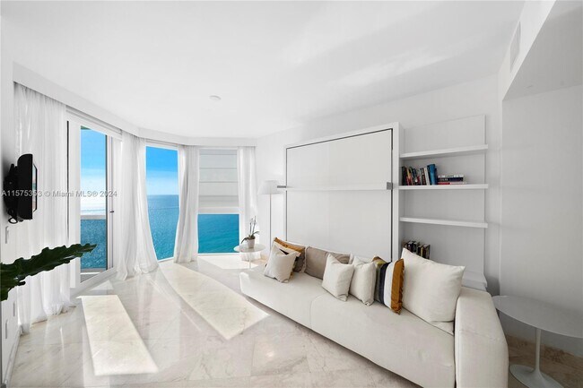 Foto del edificio - 4779 Collins Ave