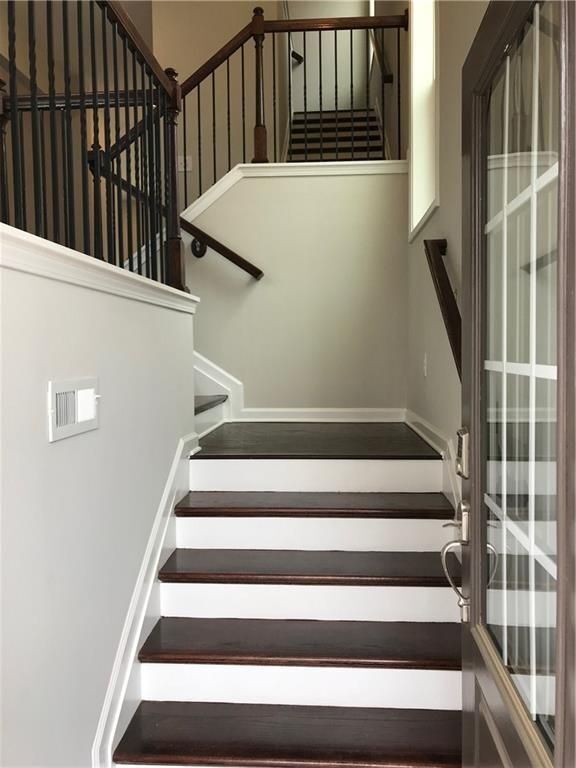 Foto del edificio - 596 Sunset Park Dr