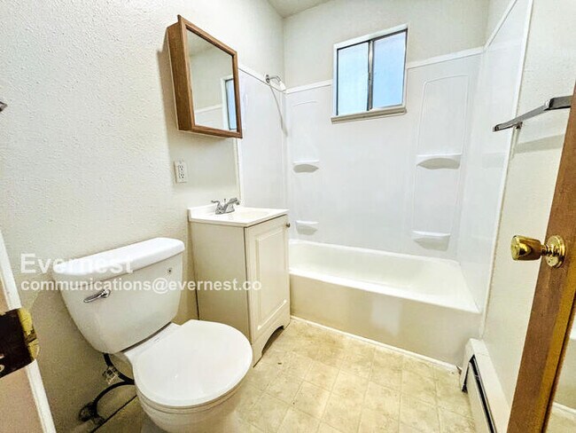 Foto del edificio - 1305 Burton Ct