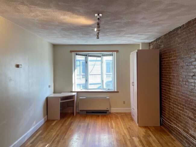 Foto del edificio - 12 Mount Auburn St