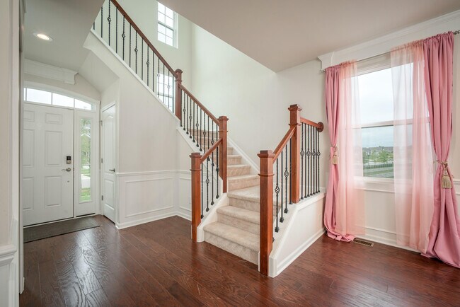 Building Photo - 2825 Dillon Dr