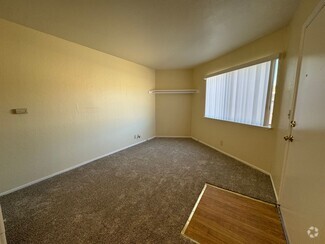 Building Photo - 925 N Bayshore Rd W