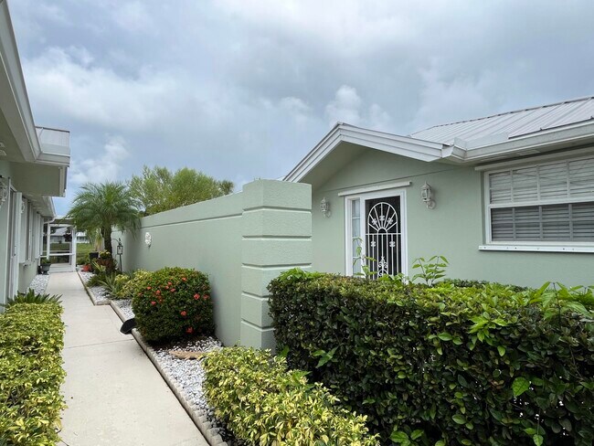 Foto del edificio - 1624 SW Waterfall Blvd