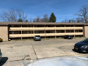 Building Photo - 1320 Bailey Rd
