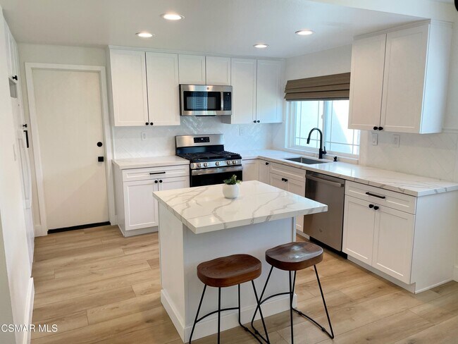 Foto del edificio - 382 Aristotle St