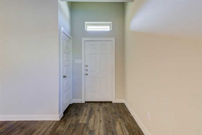 Foto del edificio - 9848 Grosbeak Ln