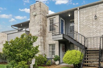 Building Photo - 9700 Leawood Blvd