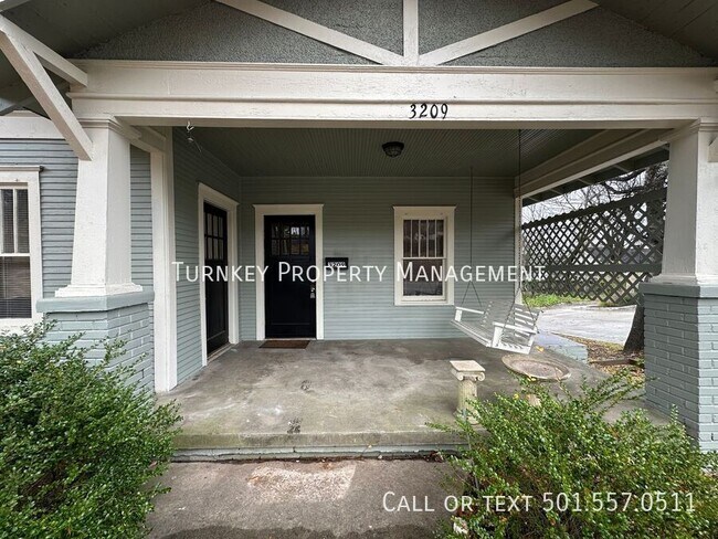 Foto del edificio - 3209 Kavanaugh Blvd