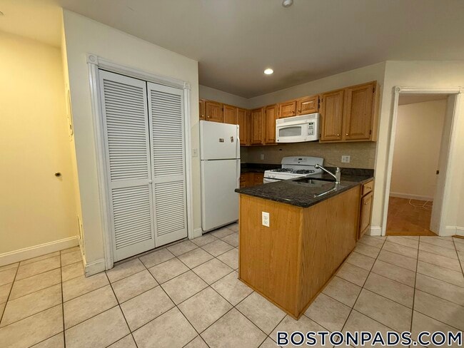 Foto del edificio - 90 Westland Ave