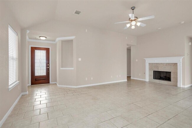 Building Photo - 24615 Tribeca Ln
