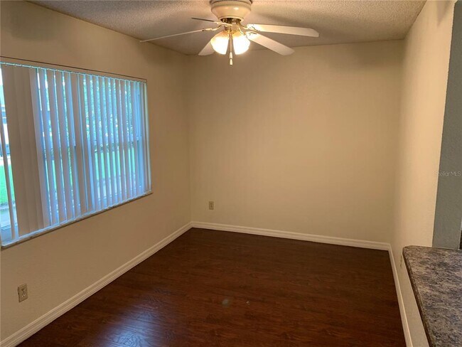 Foto del edificio - 9926 Turf Way