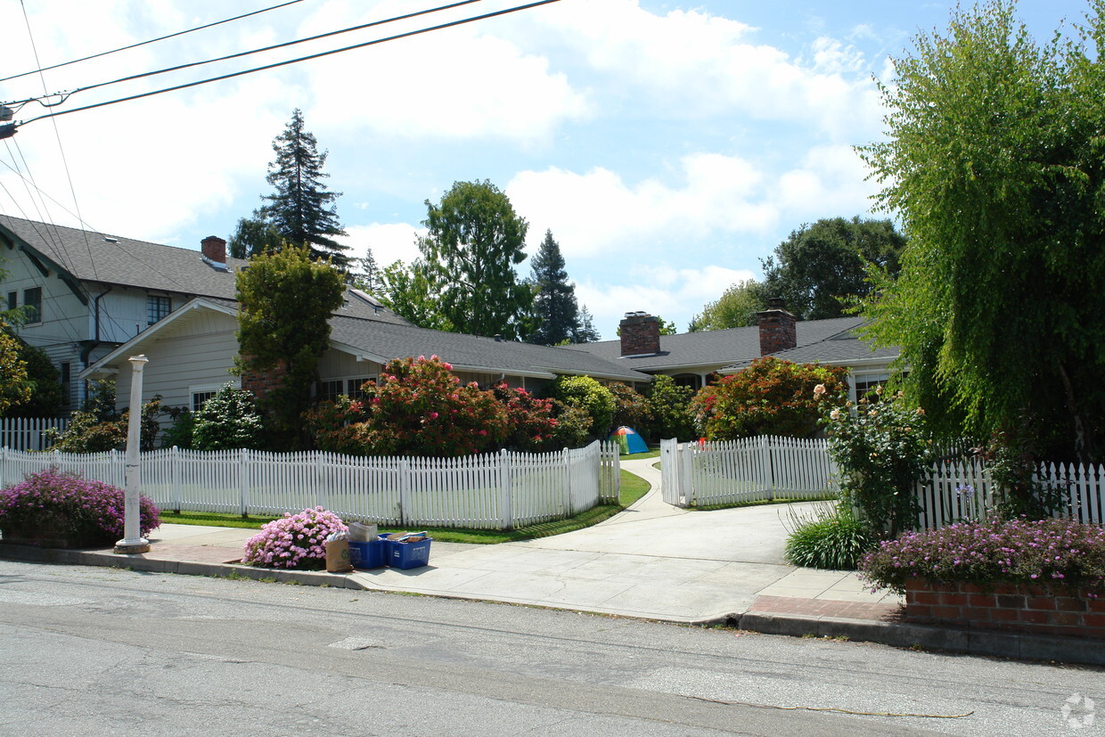 Foto del edificio - 2830-2838 Webster St