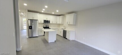 Building Photo - 5004 Jones Dr