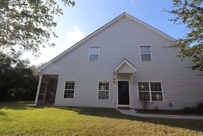 Building Photo - Grand Oaks Plantation